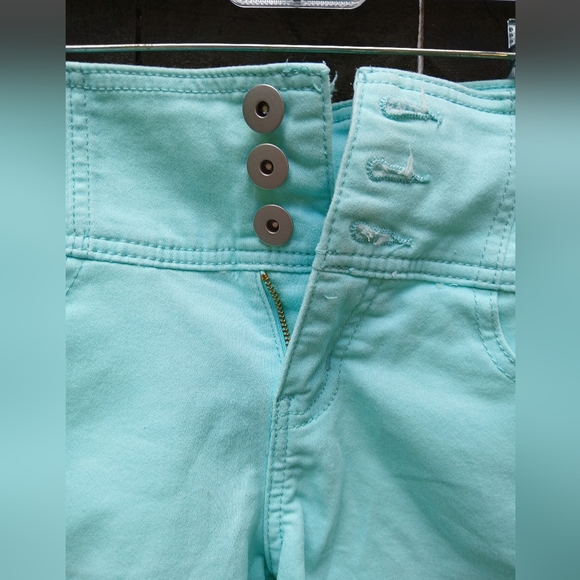 No Bo Size Juniors 7 High Rise Light blue stretch shorts EUC - Picture 2 of 6